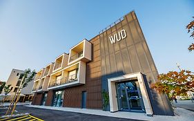 Wud Hotel